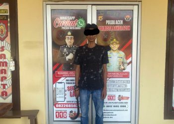 Keluarga Serahkan Pelaku Pembacokan di Kuta Baro Pada Polisi