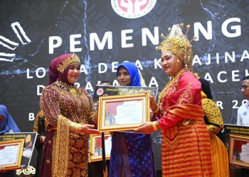 Gampong Kueh Aceh Besar Juara Favorit Lomba Desa Kerajinan Dekranasda 2024
