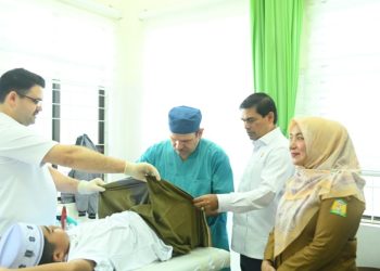 Kadinkes Aceh Besar Hadiri Kegiatan Khitanan Massal UIN Ar-Raniry
