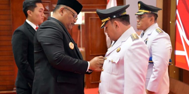 Pj Gubernur Safrizal Lantik Pj Bupati Pijay dan Pj Wali Kota Banda Aceh