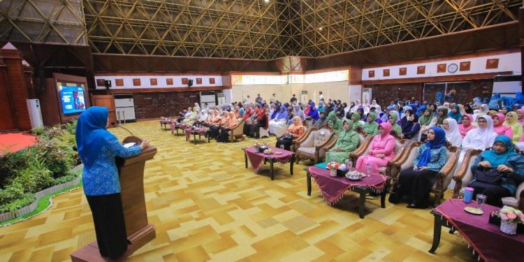 Pj Ketua TP PKK Safriati: Ayah adalah Sosok Penting Membangun Keluarga Samara