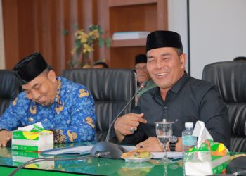 Pj Bupati Iswanto Kenalkan Perangkat Daerah Kepada Bupati dan Wakil Bupati Aceh Besar Terpilih