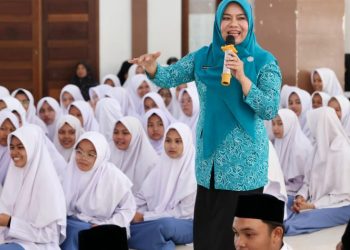 Pj Ketua TP PKK Aceh Edukasi Santri MDTI Tentang Gizi, Anemia, dan Pengembangan Diri