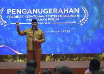 Pj Gubernur Safrizal Apresiasi Peningkatan Pelayanan Publik di Aceh dalam Penganugerahan Predikat Kepatuhan 2024