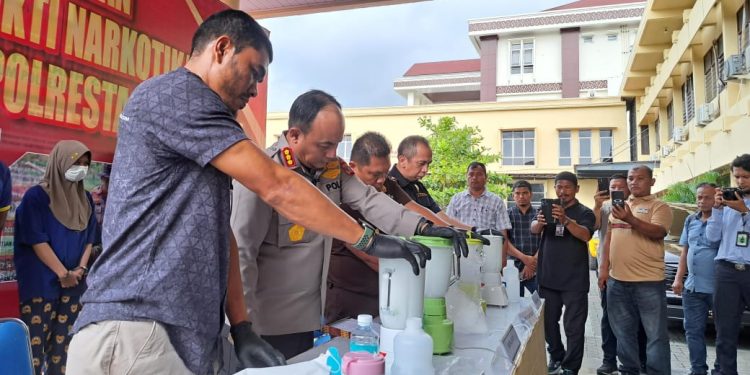 Polresta Banda Aceh Musnahkan 3,7 Kg Sabu