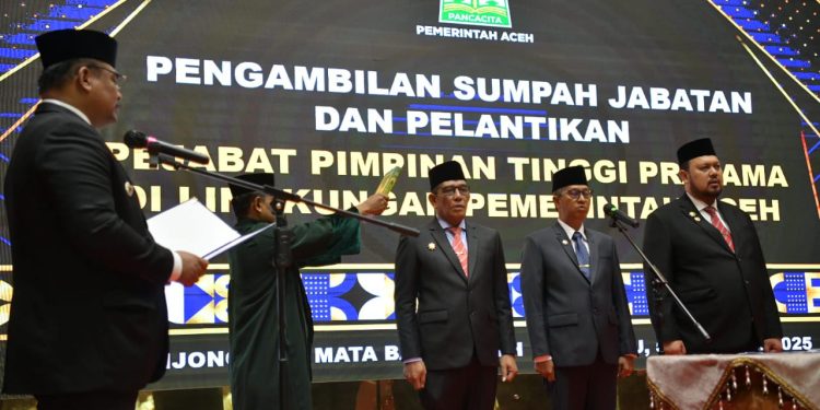 Pj Gubernur Safrizal Lantik Tiga Kepala SKPA