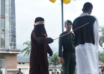 Tiga Pelaku Maisir di Aceh Besar Dicambuk 10 Kali