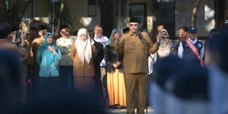 Back to School, Pj Gubernur Safrizal Motivasi Pelajar SMPN 6 Banda Aceh