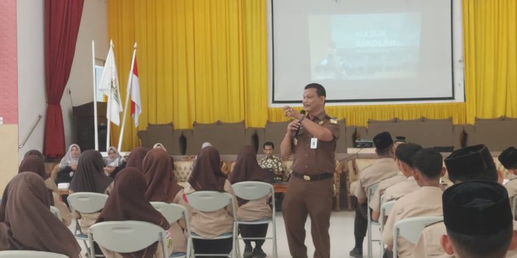 Kejati Aceh Edukasi Hukum Siswa SMK Negeri I Al-Murbarkeya Lewat Program JMS