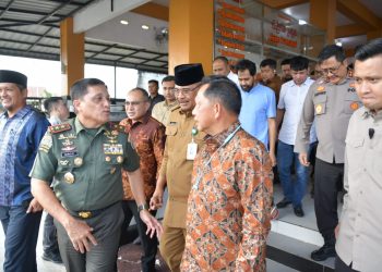 Plt Sekda Aceh Jemput Kedatangan Mendagri di Aceh