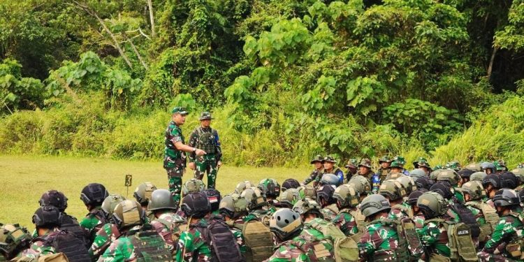 Asah Kemampuan Tempur, Yonif 117/KY Gelar Latihan Menembak Reaksi Lanjutan