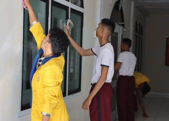 Polres Aceh Tamiang Bersihkan 13 Masjid dalam Bakti Sosial Ramadan