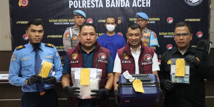 Penyelundupan Satu Kilogram Sabu Tujuan Kendari Digagalkan, Dua Orang Buron