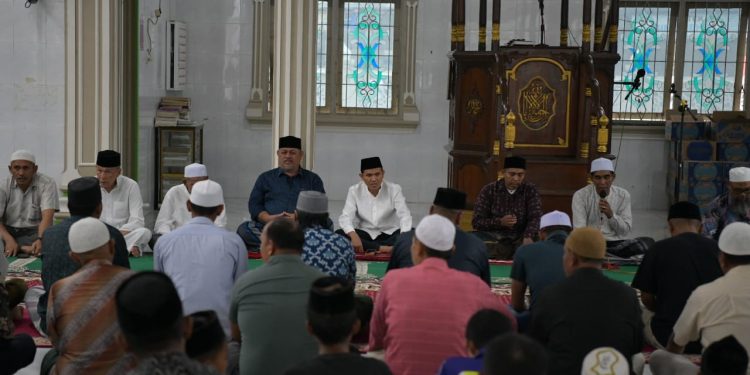 Do’a Bersama untuk Alm Abu Razak, Wagub Fadhlullah: Terima Kasih Masyarakat Teupin Raya