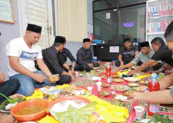 Bupati Syech Muharram Silaturahmi dan Buka Puasa Bersama Masyarakat Gampong Cot Lamkuweuh