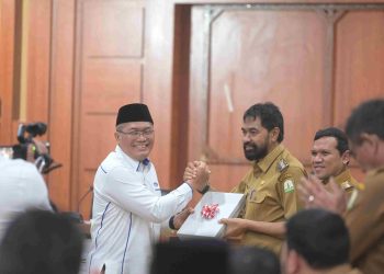 Gubernur Terima Hasil Pemeriksaan Laporan Keuangan Pemerintah Aceh Tahun 2024 dari BPKP