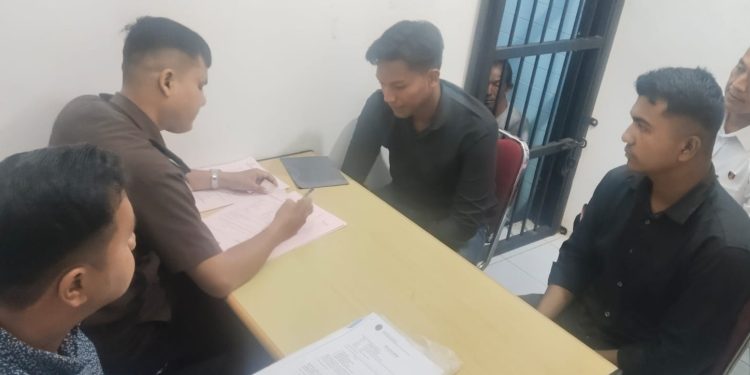 Polisi Serahkan 6 Tersangka Penganiayaan yang Berujung Kematian di Tibang ke Jaksa