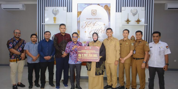 Pemko Banda Aceh Terima Pengembalian Sisa Dana Hibah Pilkada Rp 2,2 M dari KIP