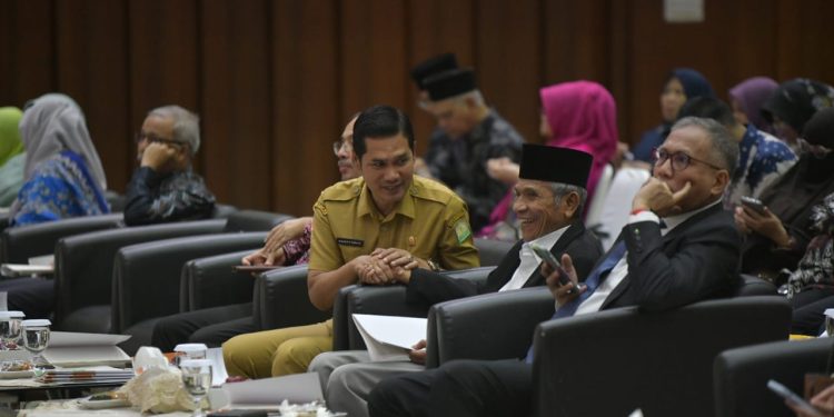 Plt Sekda Aceh Hadiri Pengukuhan 5 Profesor Baru USK