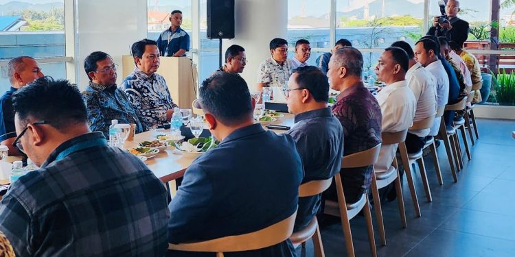 Kolaborasi BUMN Diperkuat, BSI Aceh Sambut Anggota Komisi VI DPR RI di Landmark BSI Aceh
