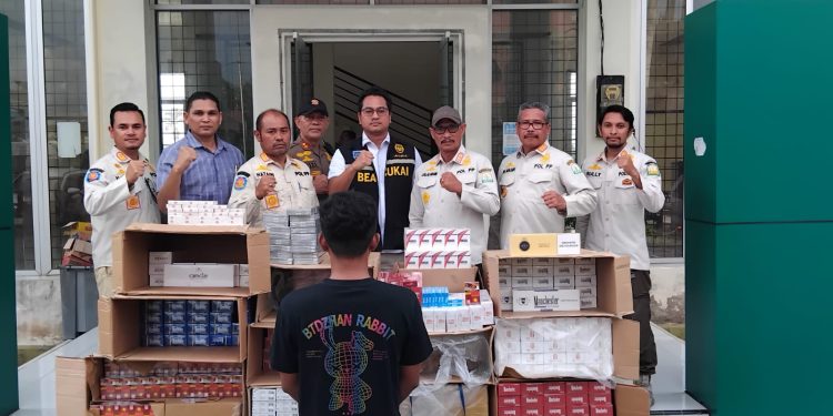 Satpol PP dan WH Aceh Bersama Bea Cukai Amankan 90.000 Batang Rokok Ilegal di Pidie Jaya dan Bireuen
