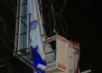 Tegas! Wali Kota Illiza dan Wakilnya Turun Langsung Tertibkan Baliho Ilegal di Tengah Kota