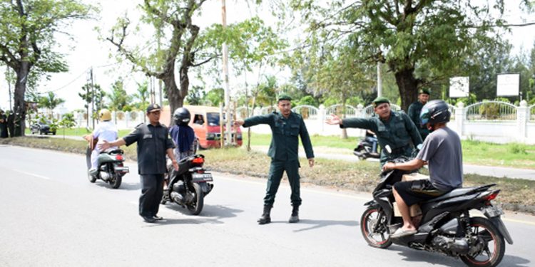 Tim Gabungan Satpol PP dan WH Amankan 10 Pelanggar Syariat di Aceh Besar