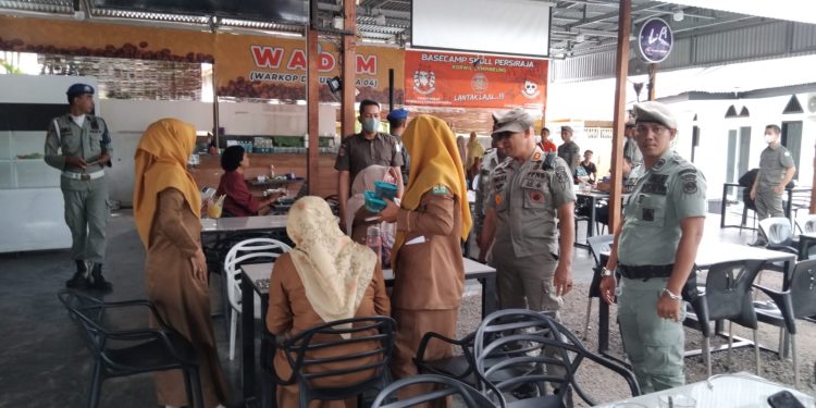 Setelah Siswa, Satpol PP dan WH Aceh Tertibkan 12 Guru PNS di Warkop