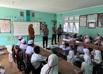 Ditpolairud Polda Aceh Saweu Sikula: Edukasi Pelajar tentang Pentingnya Kebersihan Pantai