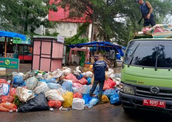 Pasca Idul Adha, DLH Aceh Besar Bersihkan Tumpukan Sampah Ilegal di Beberapa Titik