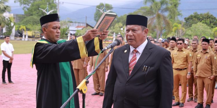 Bupati Syech Muharram Lantik Bahrul Jamil sebagai Sekda Aceh Besar