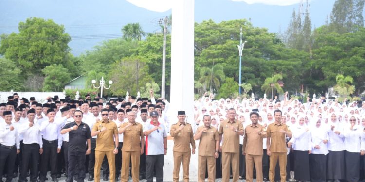 Bupati Aceh Besar Serahkan SK Pengangkatan 890 PPPK Tahap I