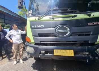 Wagub Sapa Supir Truk Pelat BK di Puncak Gurutee, Beri Jajan Makan Siang