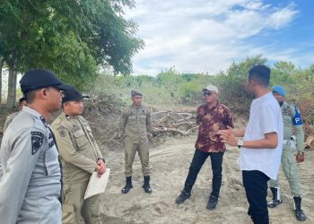 Satpol PP Aceh Besar Gerebek Tambang Pasir Laut Ilegal di Baitussalam