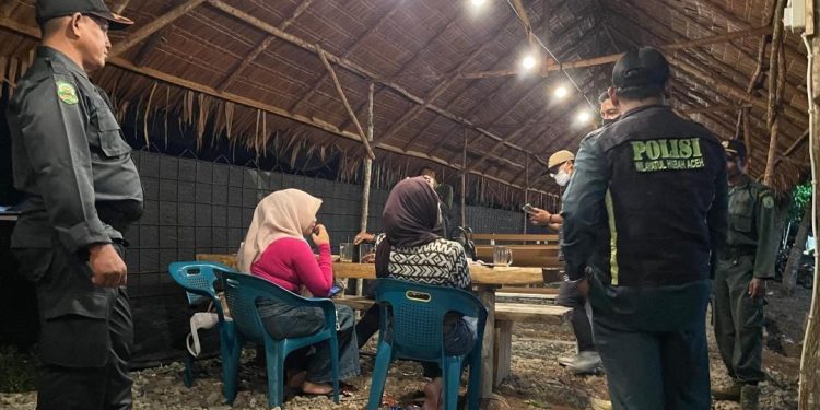 Satpol PP dan WH Aceh Besar Gencarkan Patroli Malam, Ingatkan Warga Patuhi Syariat Islam