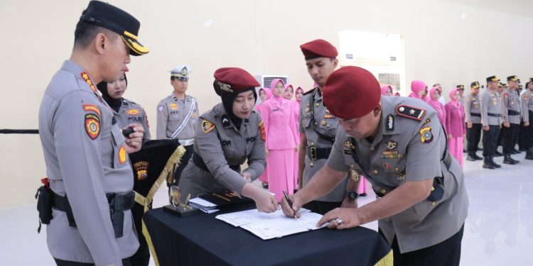 Kasatreskrim dan Kapolsek Jajaran Polresta Banda Aceh di Serahterimakan