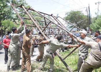 Satpol PP Aceh Besar Ultimatum Pemilik Baliho: Urus Izin Sebelum Pertengahan November