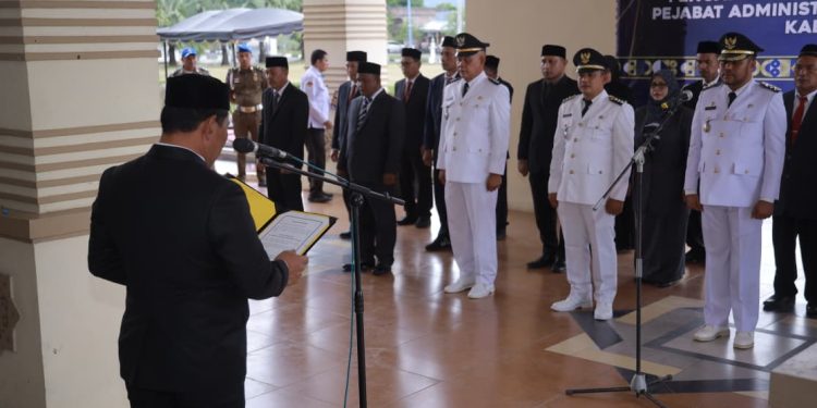 Bupati Aceh Besar Lantik 5 Camat dan 24 Pejabat Administrator