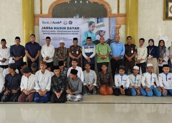 Generasi Sadar Hukum, Kejati Aceh Gelar Program “Jaksa Masuk Dayah” di Dayah Qaryatul Huda Pidie