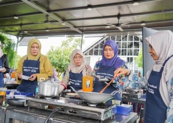 Cooking Class “Dapur Cerdas Inflasi” Dorong Ibu-Ibu DWP USK Berbelanja Bijak dan Kreatif di Dapur