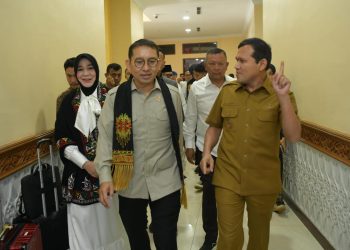 Wakil Gubernur Fadhlullah Sambut Menteri Kebudayaan Fadli Zon di Bandara SIM