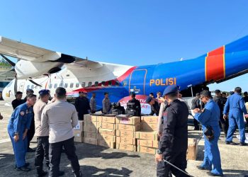 2,5 Ton Logistik dan RON Bantuan Mabes Polri untuk Aceh Tiba di Bandara SIM