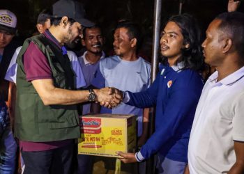 Mualem Salurkan Langsung Bantuan ke Aceh Utara