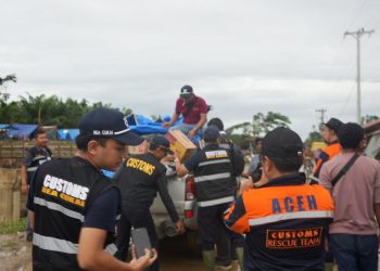 Relawan Bea Cukai Salurkan Bantuan Kemanusiaan ke Langkahan Aceh Utara