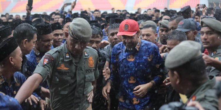 150 Personel Satpol PP dan WH Aceh Amankan Penyerahan SK PPPK Paruh Waktu di Stadion Harapan Bangsa