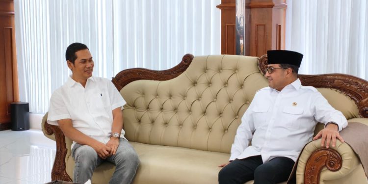 Sekda Aceh Pimpin Rapim Percepatan APBA 2026, Lanjut Sambut Menekraf di Bandara SIM