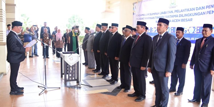 Bupati Syech Muharram Lantik dan Kukuhkan Pejabat Pimpinan Tinggi Pratama