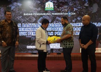 Pemkab Lombok Barat Serahkan Bantuan Bencana kepada Aceh