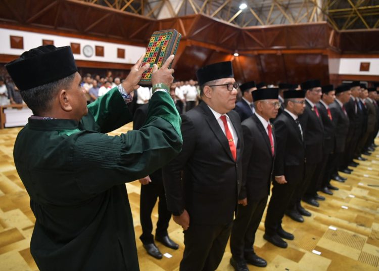 Gubernur Mualem Lantik Sejumlah Pejabat Eselon II