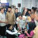 ‎Wagub Aceh Bersama Mendagri dan Mensos Serahkan Bantuan untuk Korban Bencana Aceh Timur